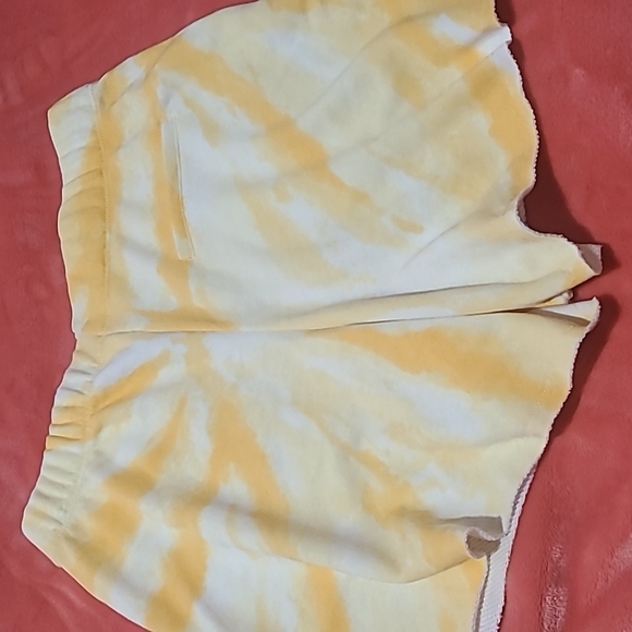 Women's Tie Dye Yellow Comfortable Breathable Sleep Shorts, Size XSmall, NEW - Picture 3 of 3